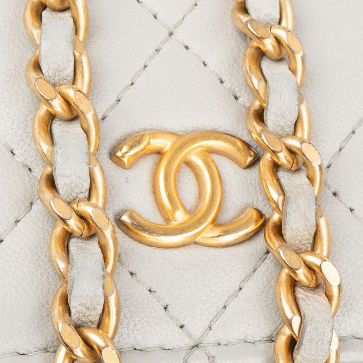 Chanel gewatteerde lamsleren Mini Adjustable Wallet On Chain crossbody tas