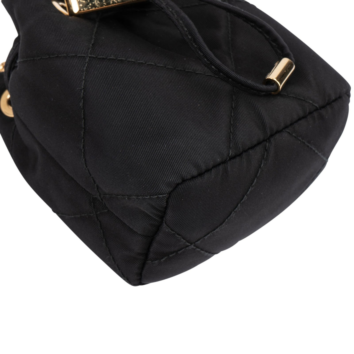 Mini borsa a tracolla Prada in Re-Nylon trapuntato con logo triangolare