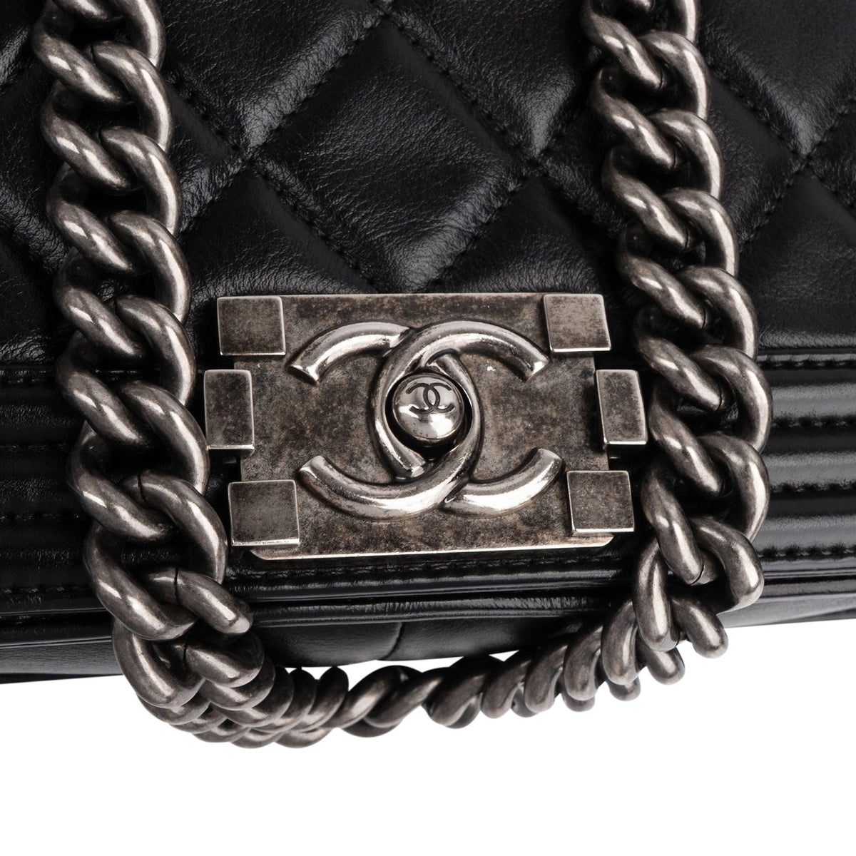 Chanel Boy Medium Single Flap aus gestepptem Lammleder – Ansicht 9