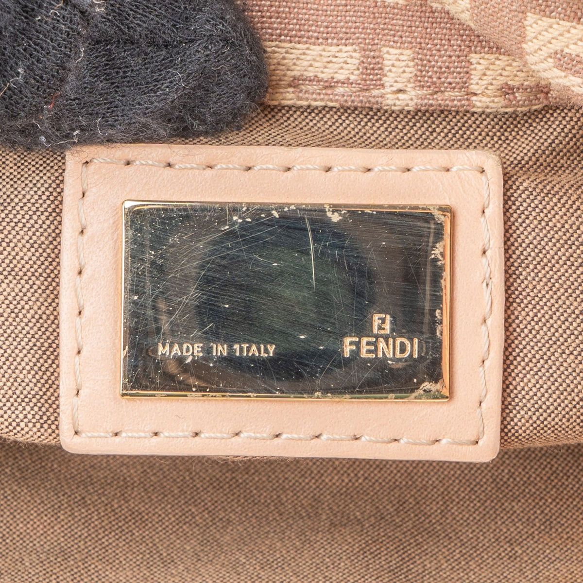 Fendi FF Zucca Canvas Baguette Buckle Schultertasche, Bild 12 von 12