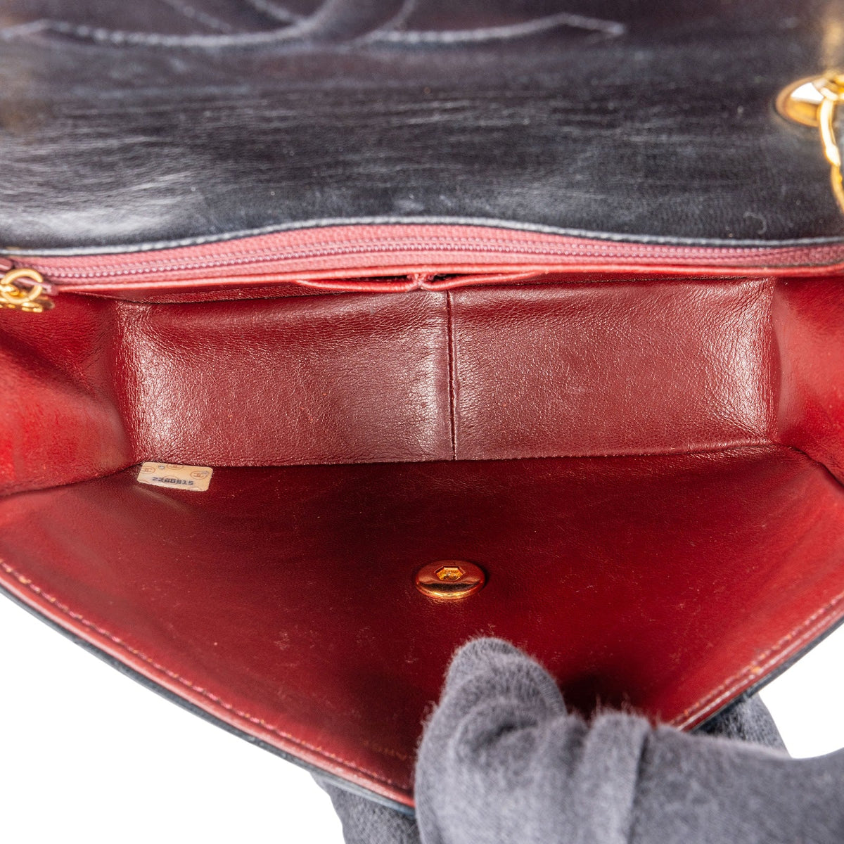 Chanel Single Flap aus Lammleder, 20 cm – Detailansicht 11