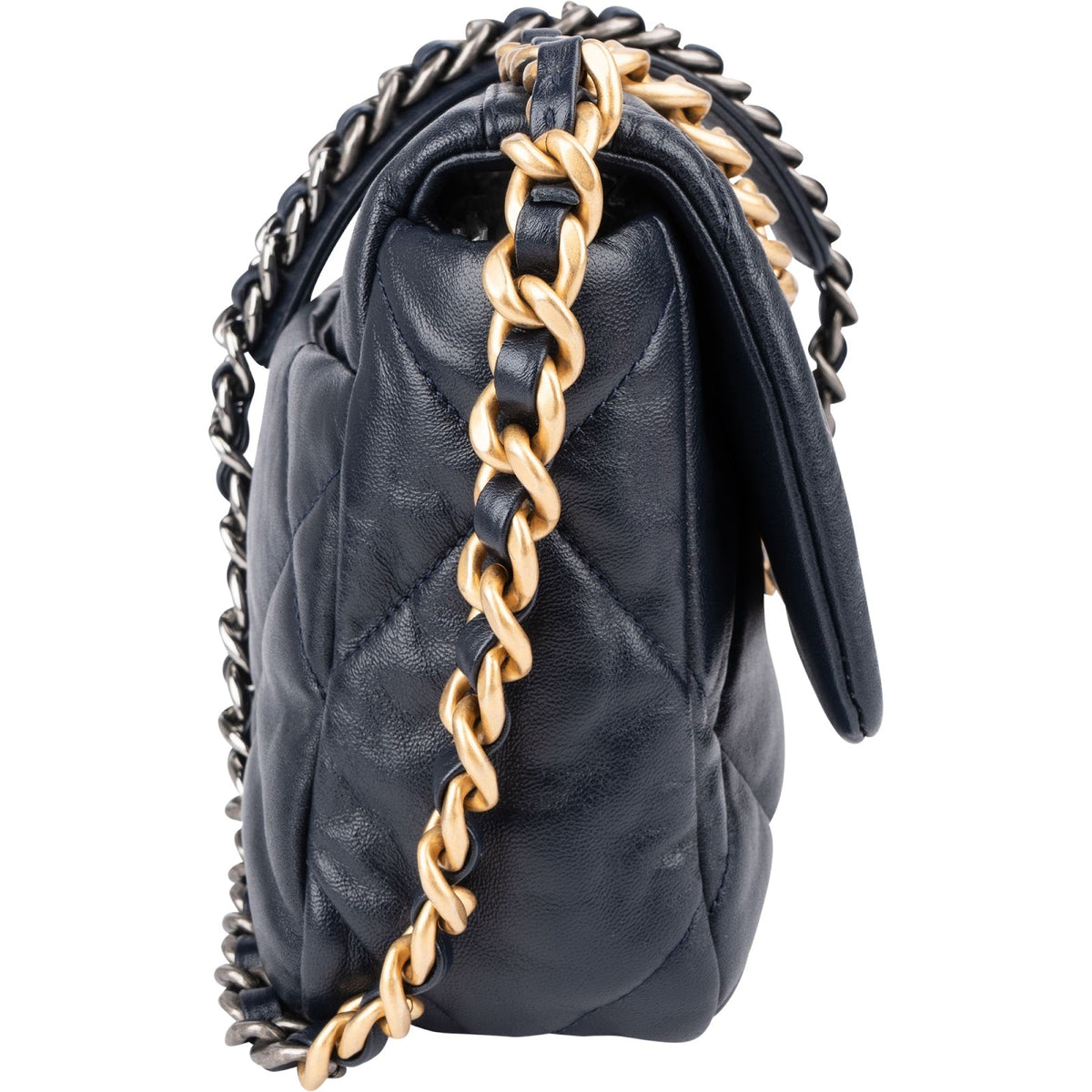 Bolso bandolera Chanel 19 de piel de cordero acolchada azul marino con solapa sencilla
