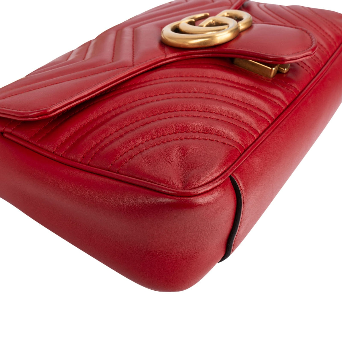 Sac à bandoulière Gucci Marmont GG Small à rabat en cuir matelassé rouge