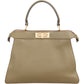 Fendi Medium Peekaboo aus olivgrünem Leder – Vorderansicht
