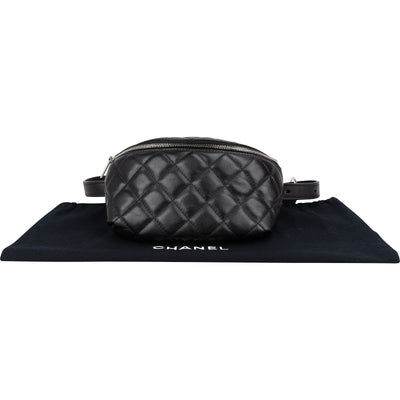 Marsupio Chanel Uniform in pelle di agnello trapuntata nera