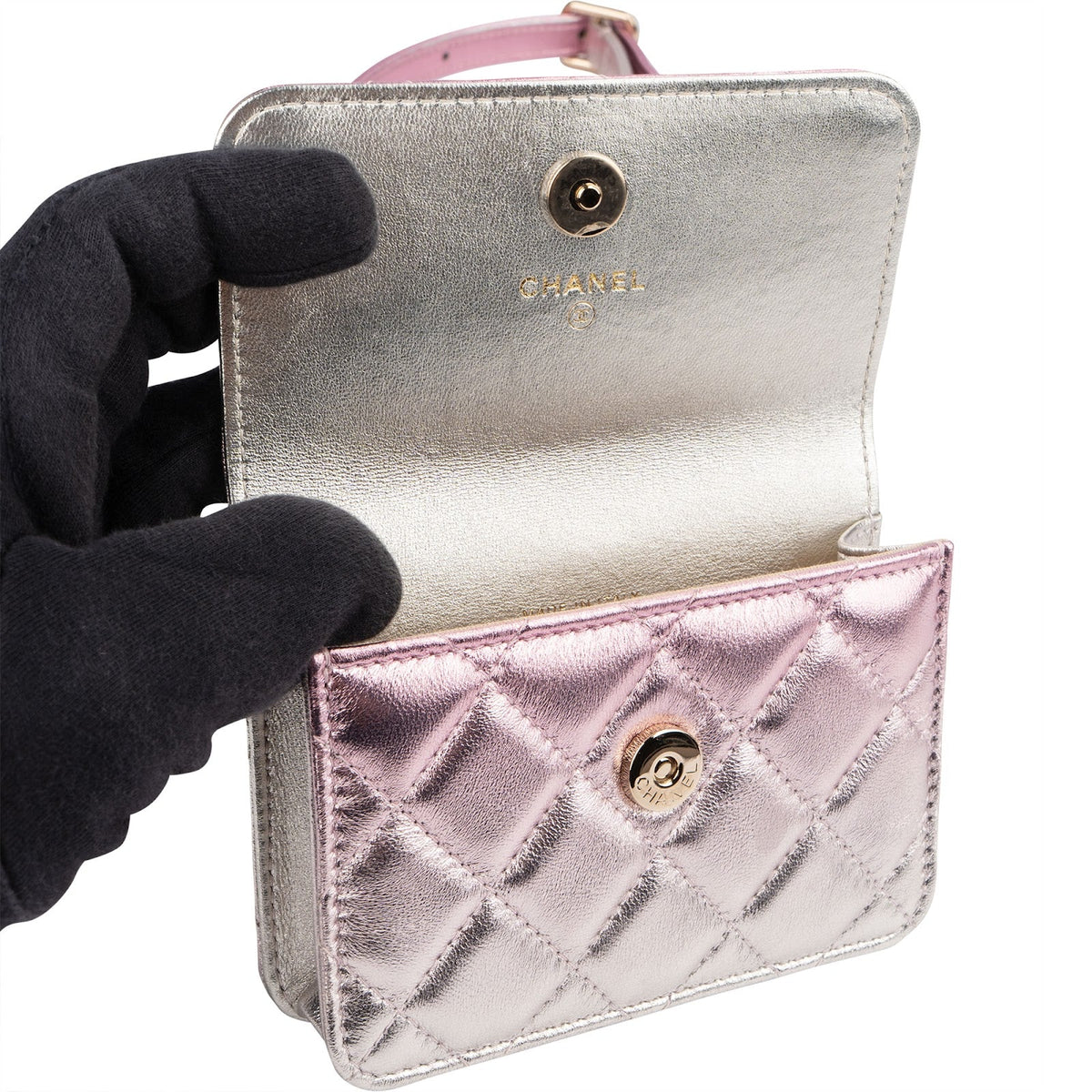 Borsa a tracolla Chanel Waist in pelle di agnello trapuntata metallizzata