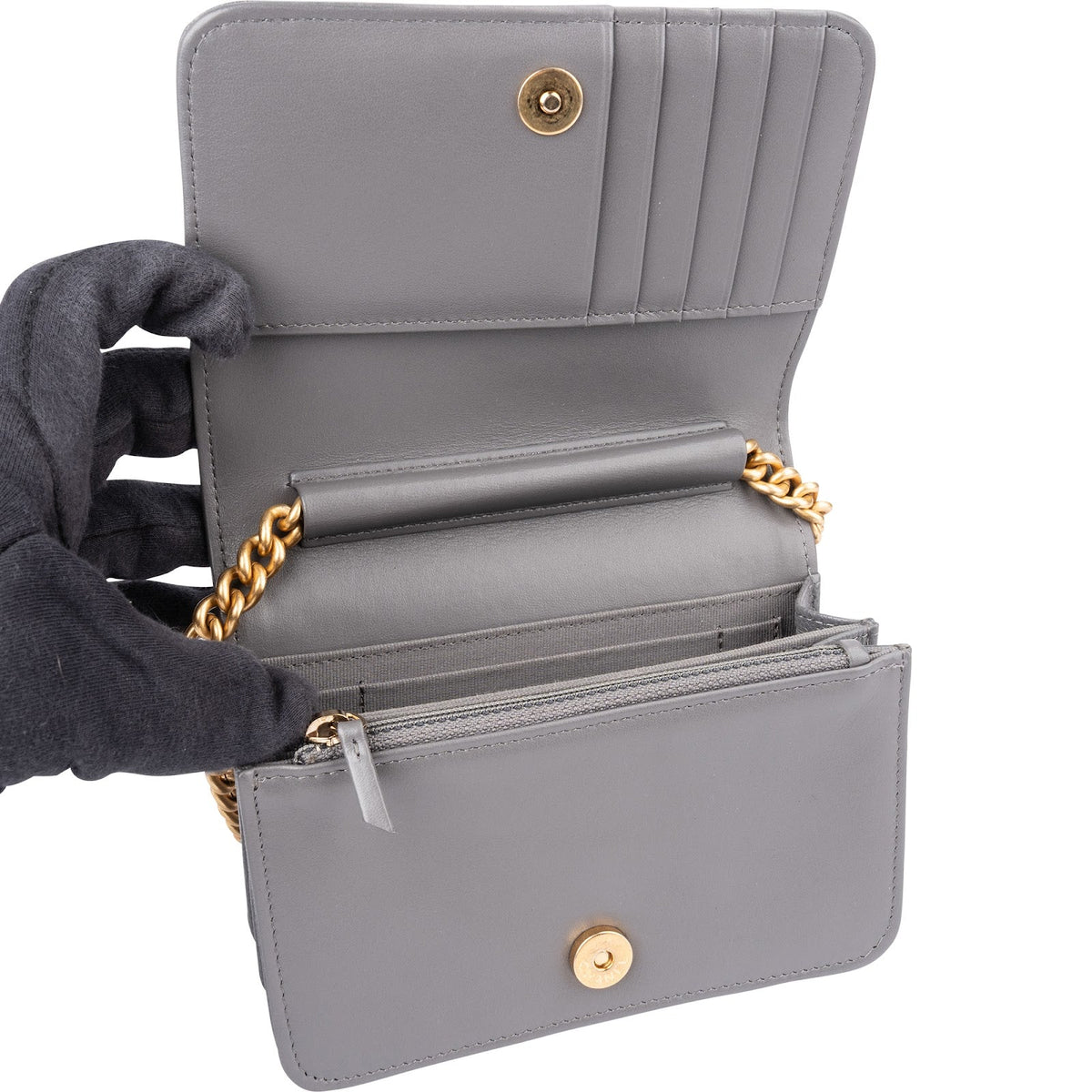 Chanel Small Boy Wallet on Chain aus Caviar-Leder – Detailansicht 10