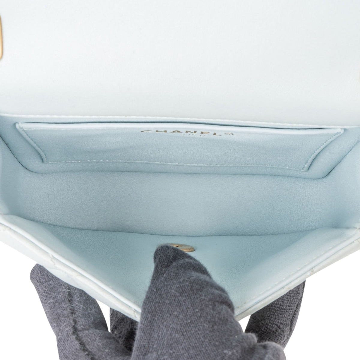 Borsa a tracolla Chanel Mini Single Flap in pelle di agnello trapuntata con manico di perle