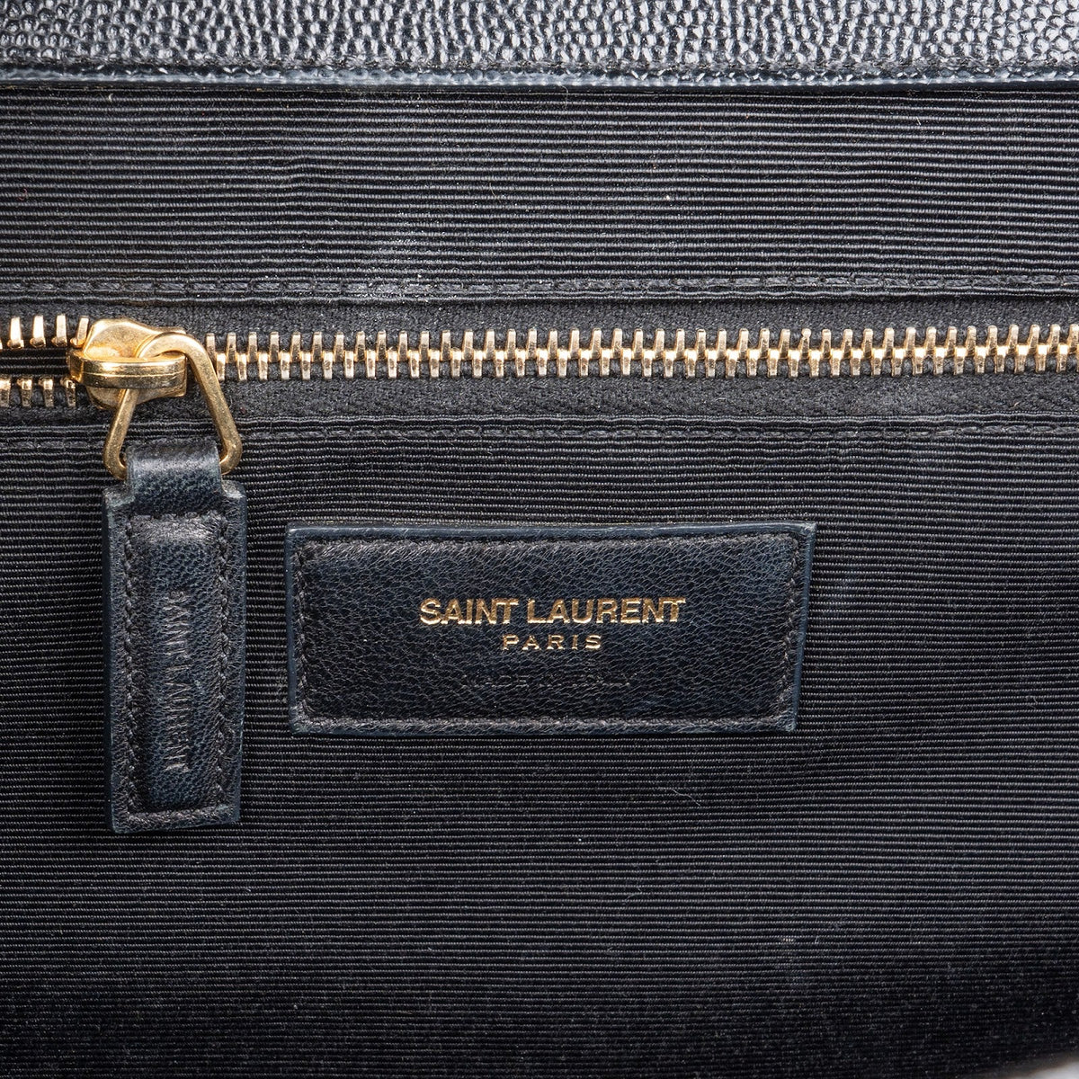 Saint Laurent Grain De Poudre Medium Envelope Crossbody Bag