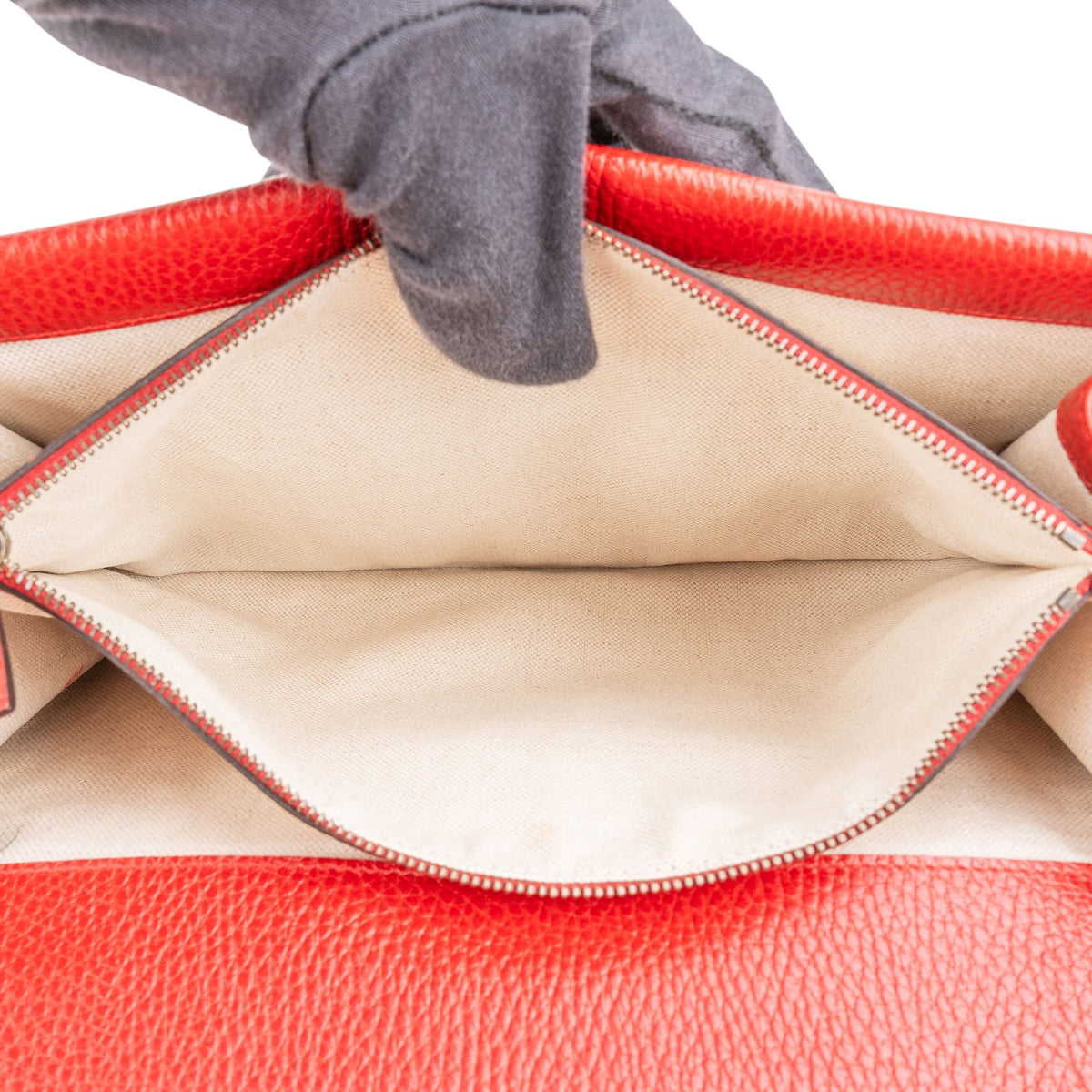 Bolso de hombro y bandolera Dionysus de piel roja con cristales de Gucci