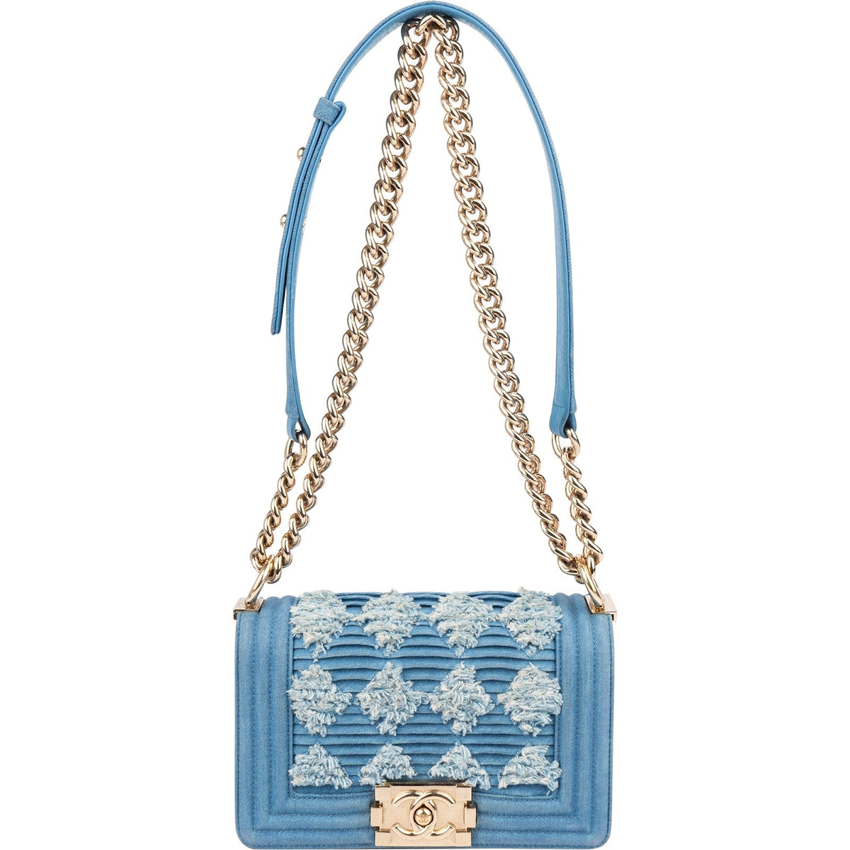 Sac bandoulière Small Boy Chanel en jean à chevrons effilochés et plissés