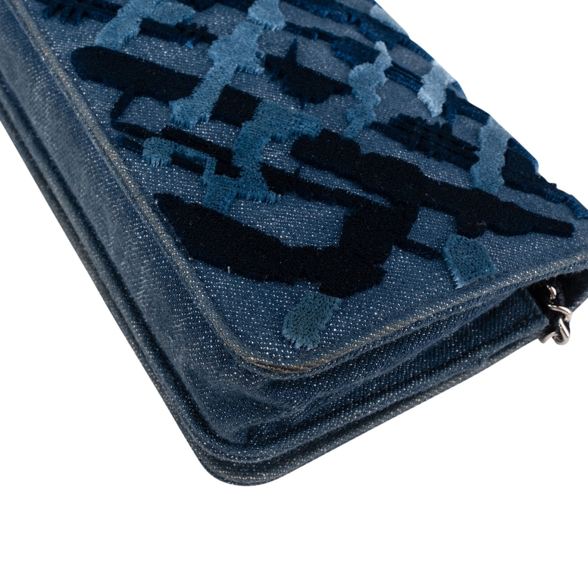 Chanel Denim Samt Graffiti Wallet on Chain, Bild 8 von 14