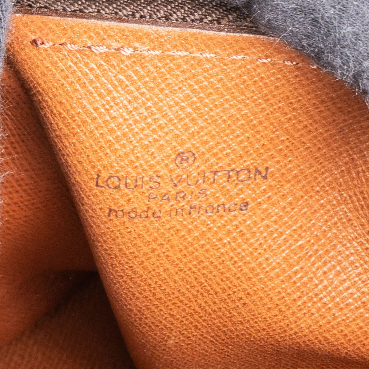 Louis Vuitton Papillon Set aus Monogram Canvas – Ansicht 9