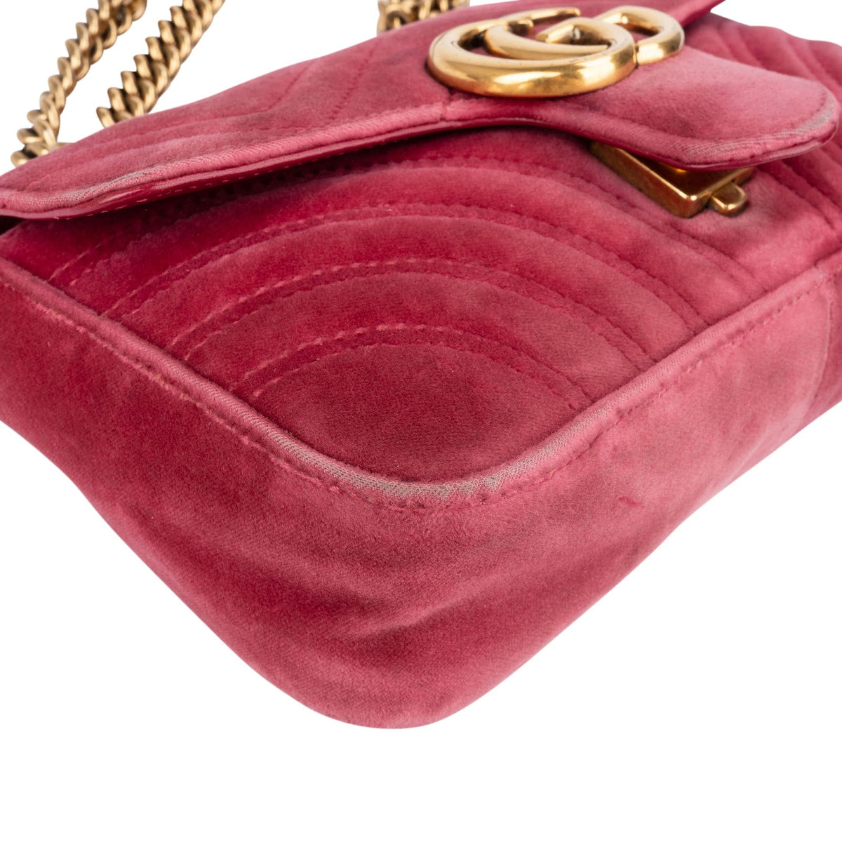 Petit sac à bandoulière GG Marmont en velours matelassé Gucci