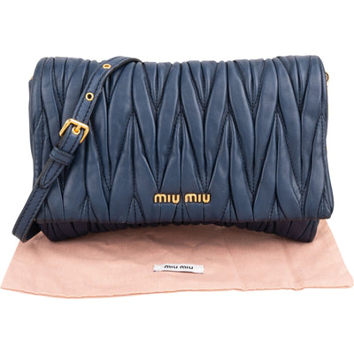 Miu Miu Matelassé Nappa lederen kleine schoudertas met flap