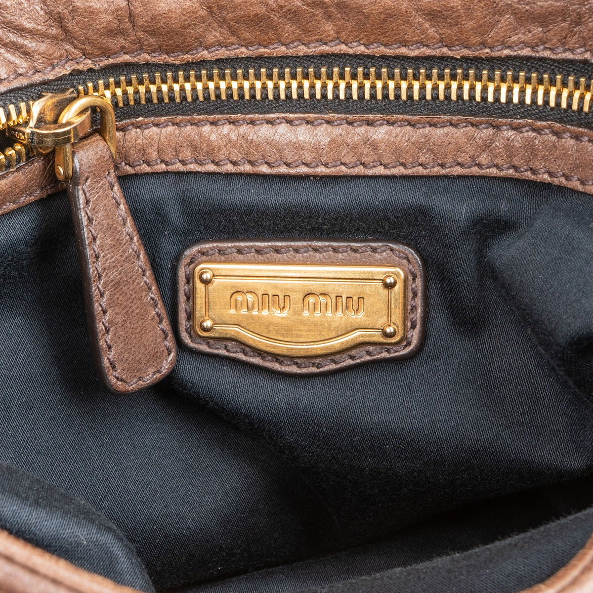 Miu Miu Vitello Daino Leder Coffer Hobo Schultertasche, Bild 10 von 11