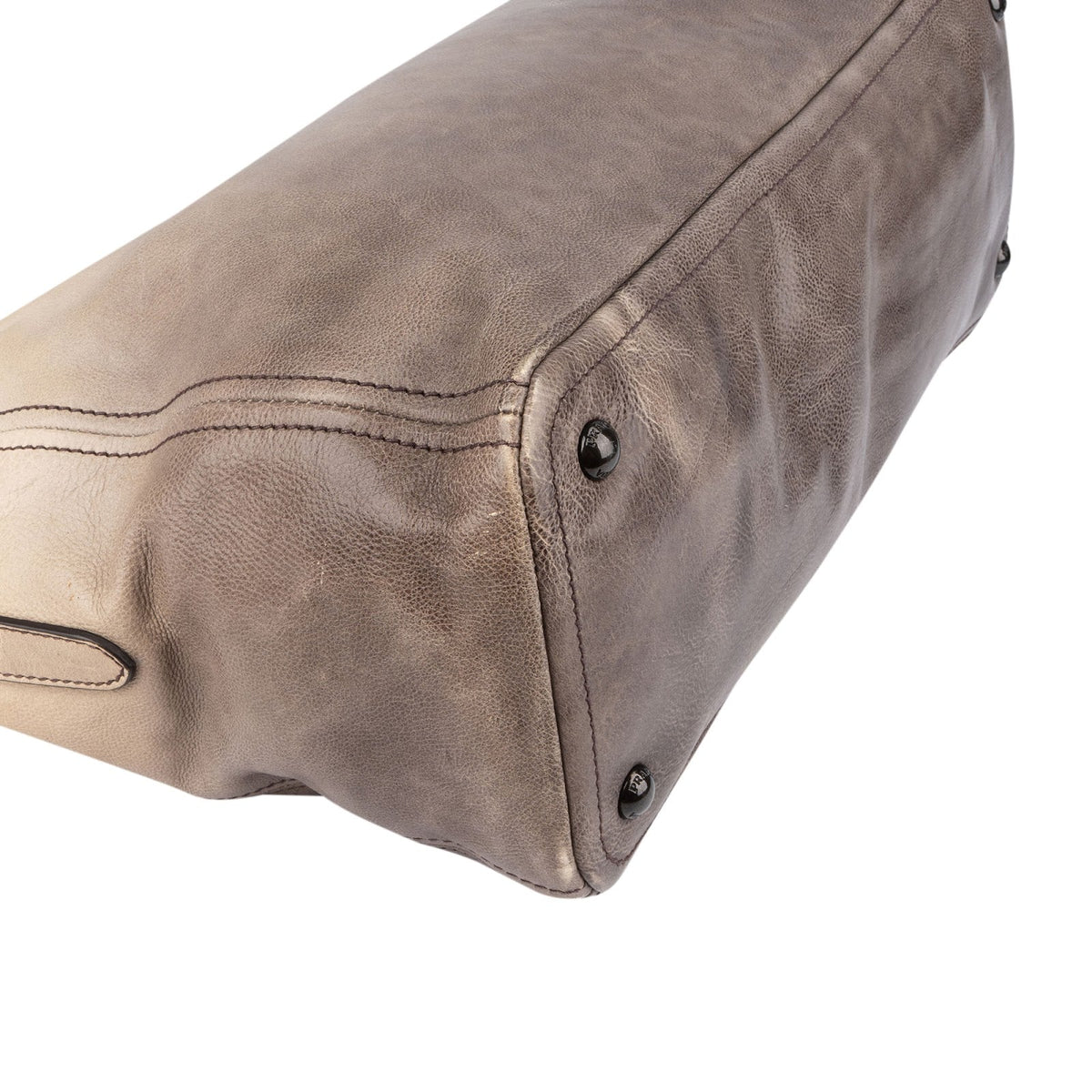 Prada Sfumato Tote aus Vitello-Antik-Leder – Ansicht 7