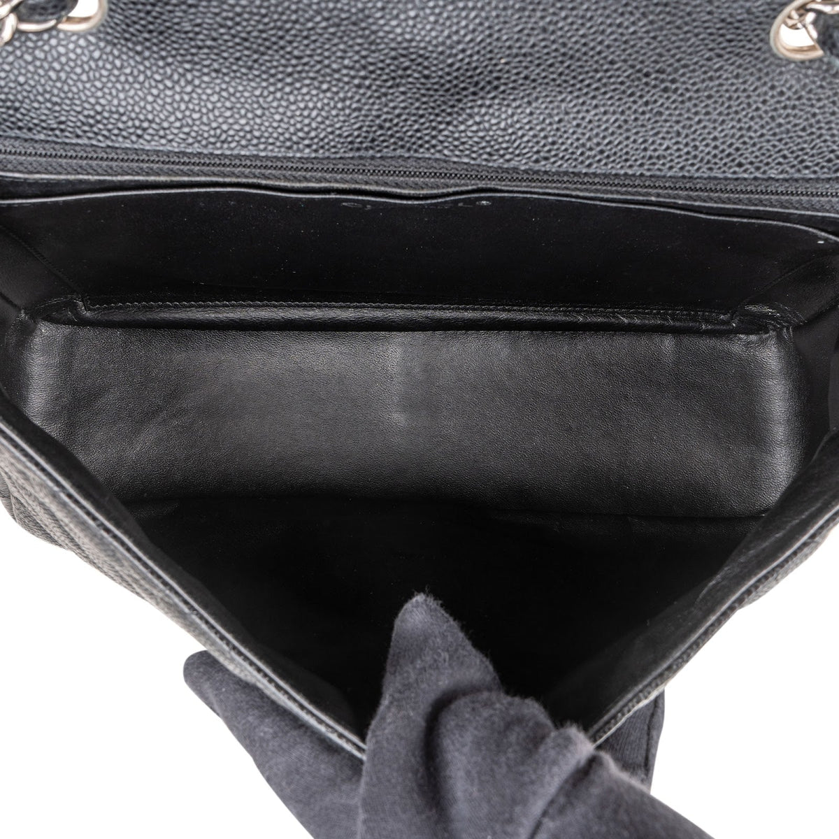 Borsa a tracolla Chanel Jumbo Single Flap in pelle caviale trapuntata