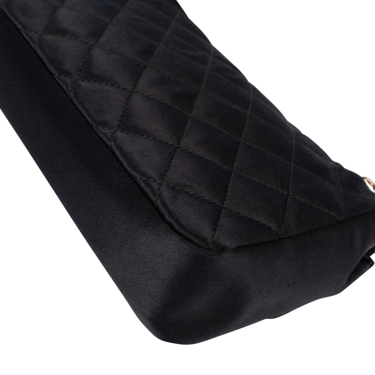 Chanel Mini Single Flap aus schwarzem Satin – Detailansicht 7