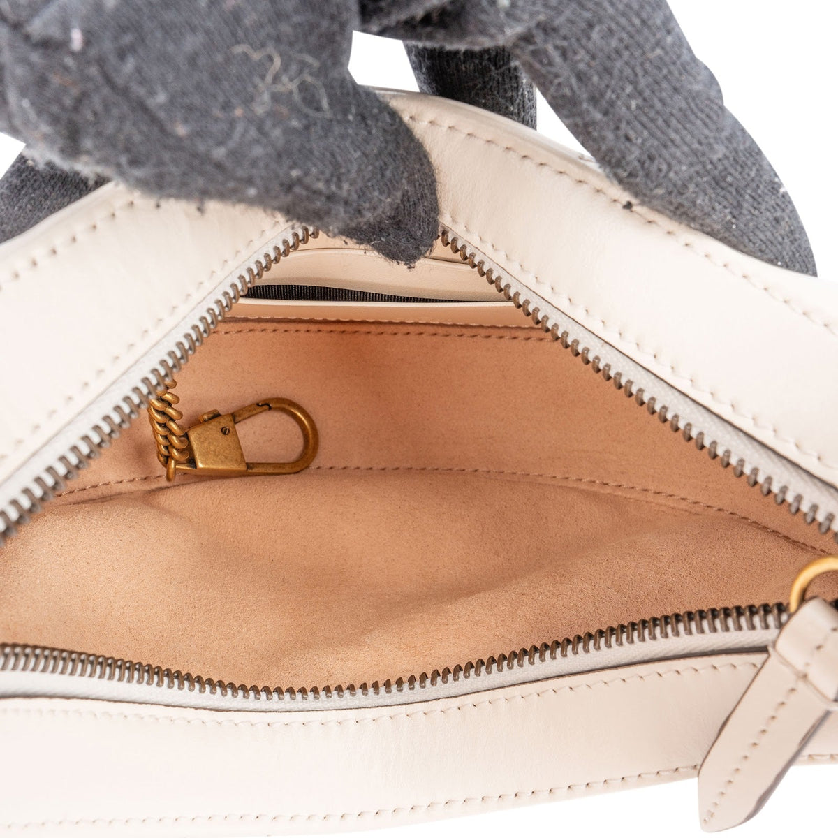 Gucci GG Marmont Half-Moon-Shaped Mini Schultertasche, Bild 10 von 12