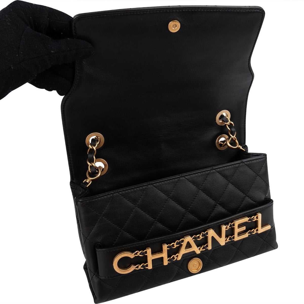 Borsa a tracolla Chanel Single Flap in pelle di agnello trapuntata con lettere a catena