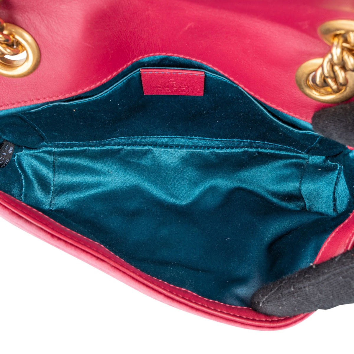 Petit sac à bandoulière GG Marmont en velours matelassé Gucci