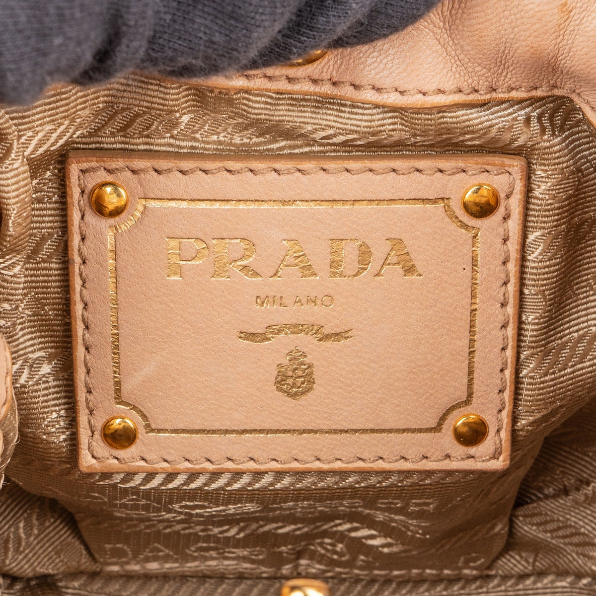Prada mini-crossbodytas van gekreukt nappaleer