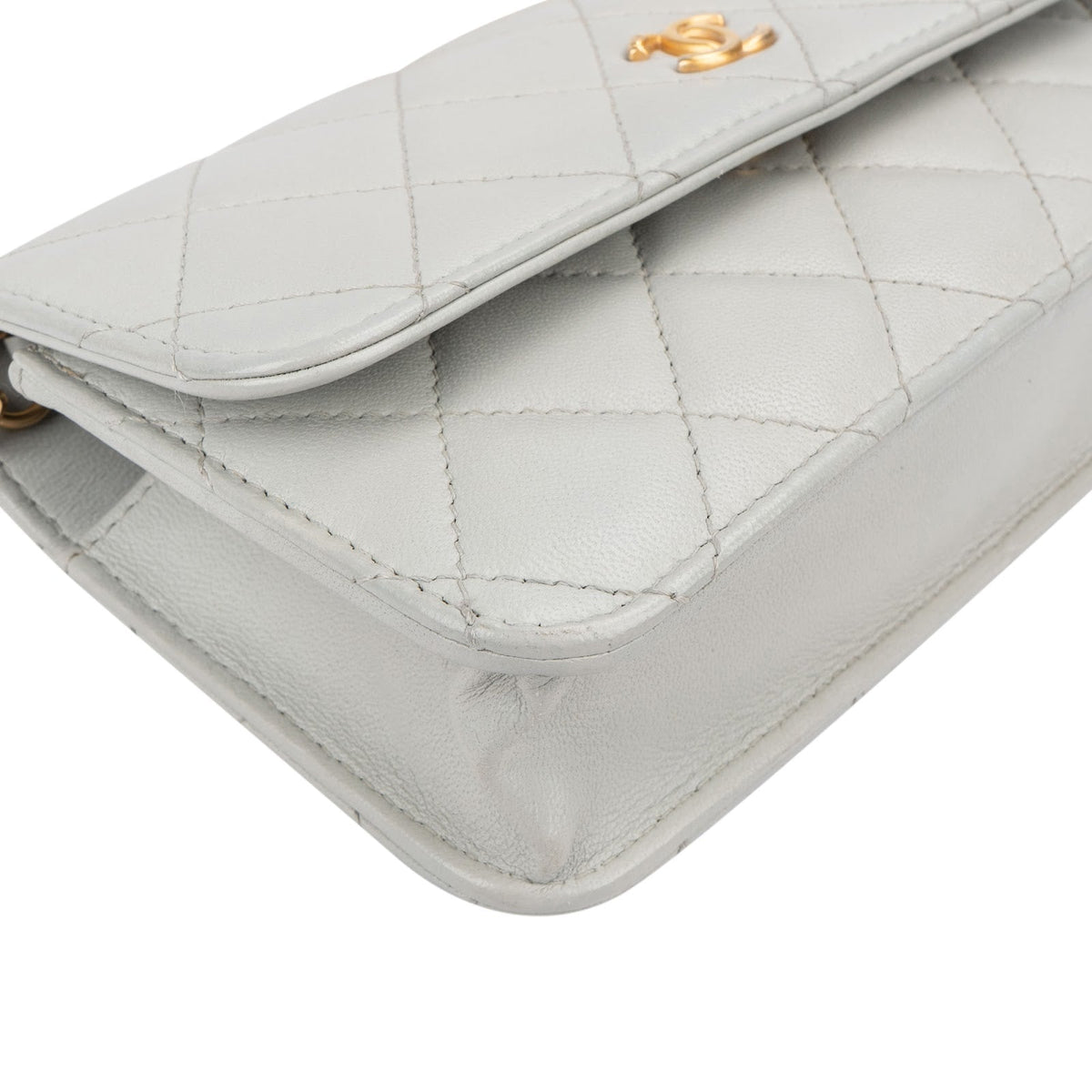 Chanel gewatteerde lamsleren Mini Adjustable Wallet On Chain crossbody tas