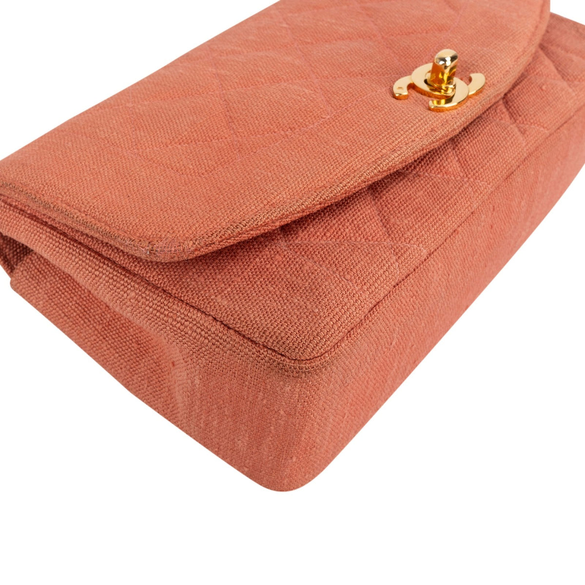 Borsa a tracolla Chanel Diana piccola in cotone trapuntato con patta singola e dettagli in oro 24K