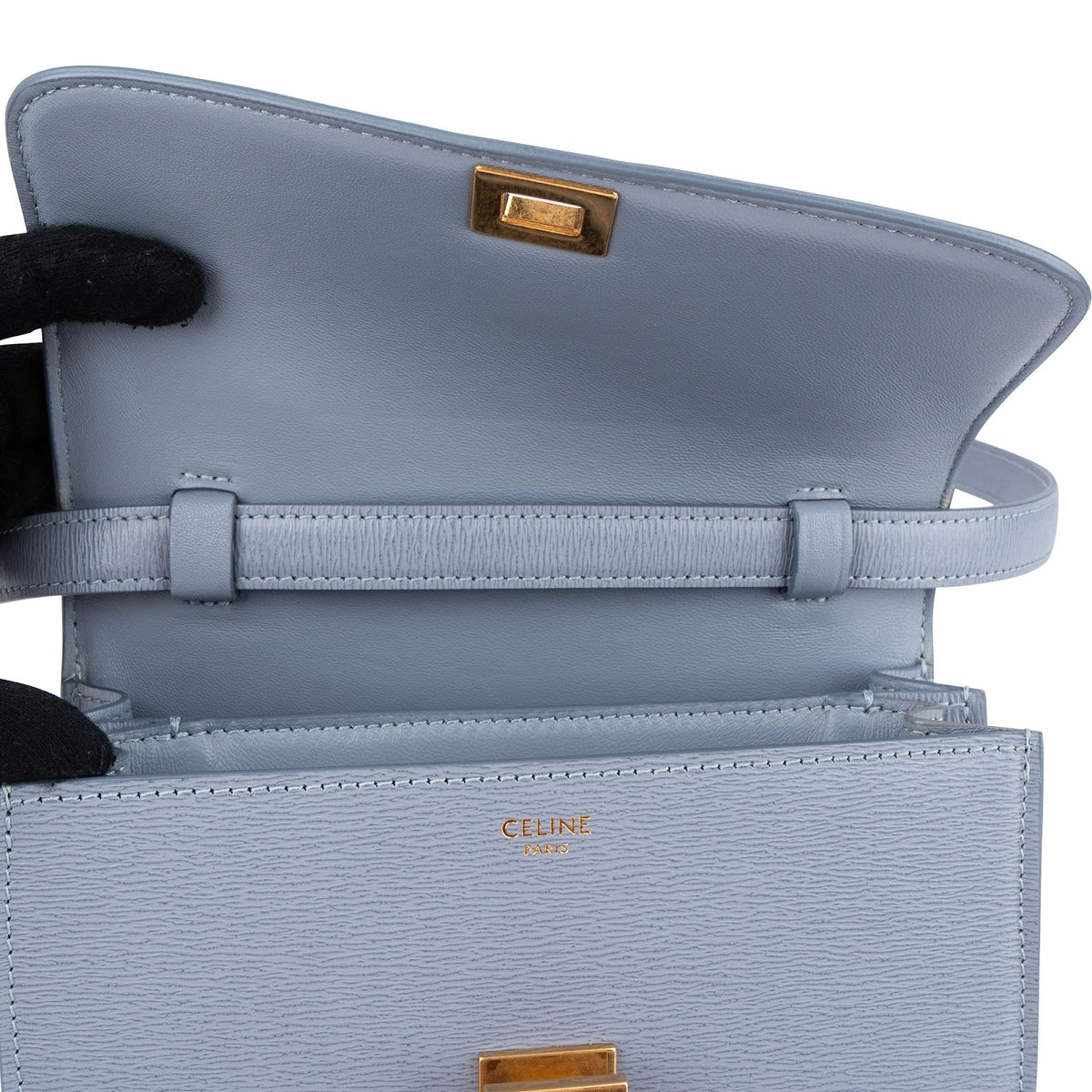 Sac bandoulière Classic Box petit modèle en cuir de veau grainé bleu Celine