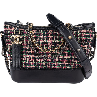 Petit sac bandoulière Gabrielle Chanel en tweed et cuir bicolore avec chaîne