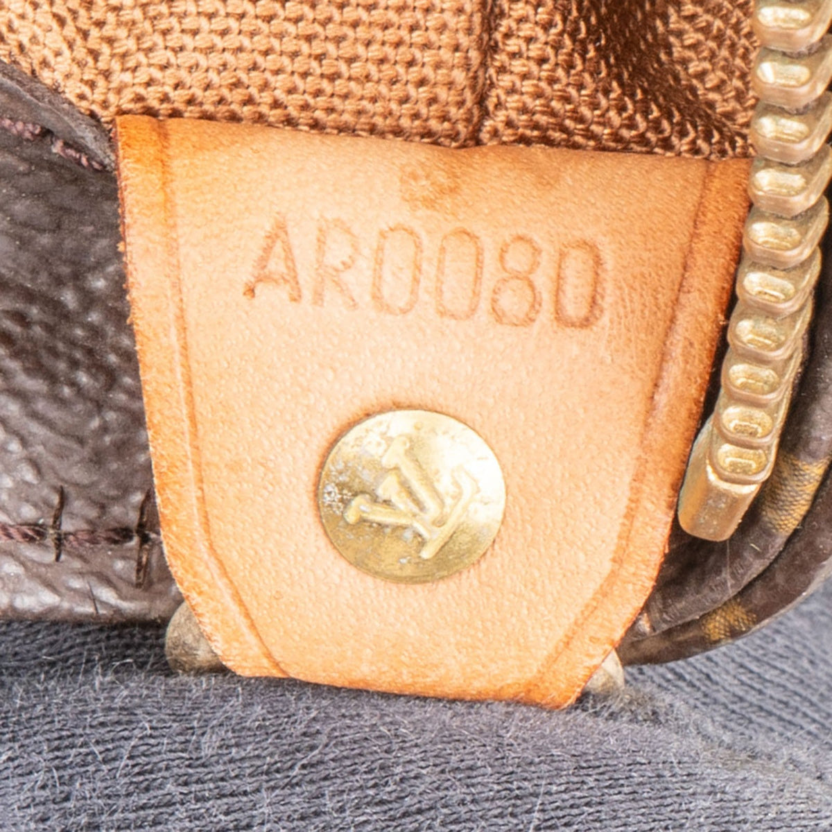 Bolso de hombro Cabas Mezzo en lona Monogram de Louis Vuitton