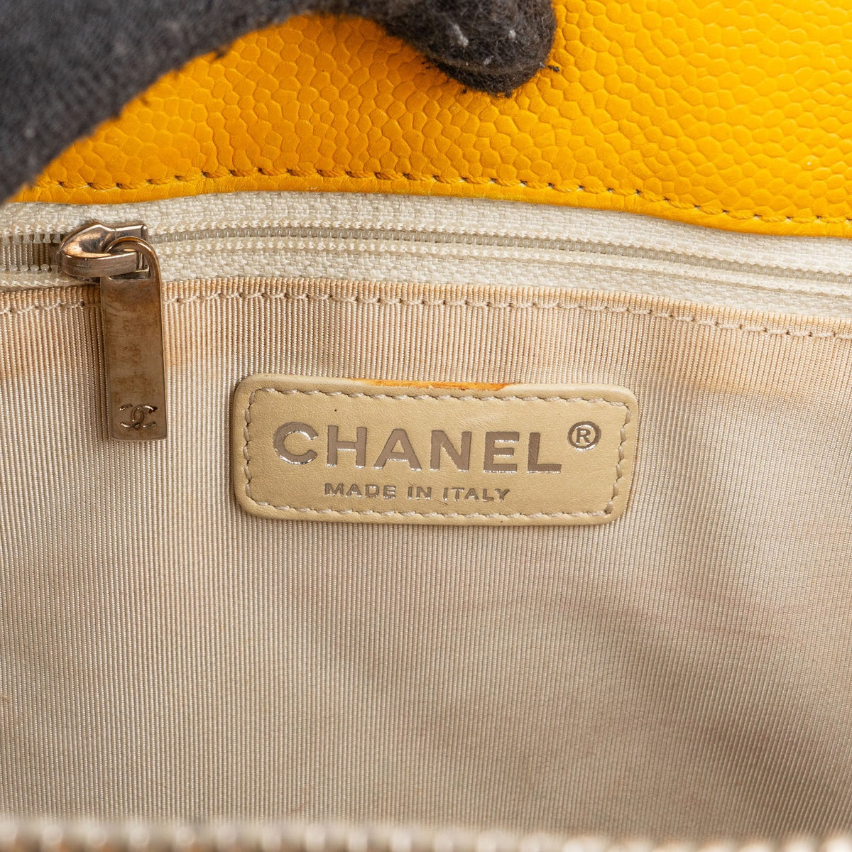 Chanel Maxi Grand Shopping CC Tote schoudertas van gewatteerd kaviaarkalfsleer
