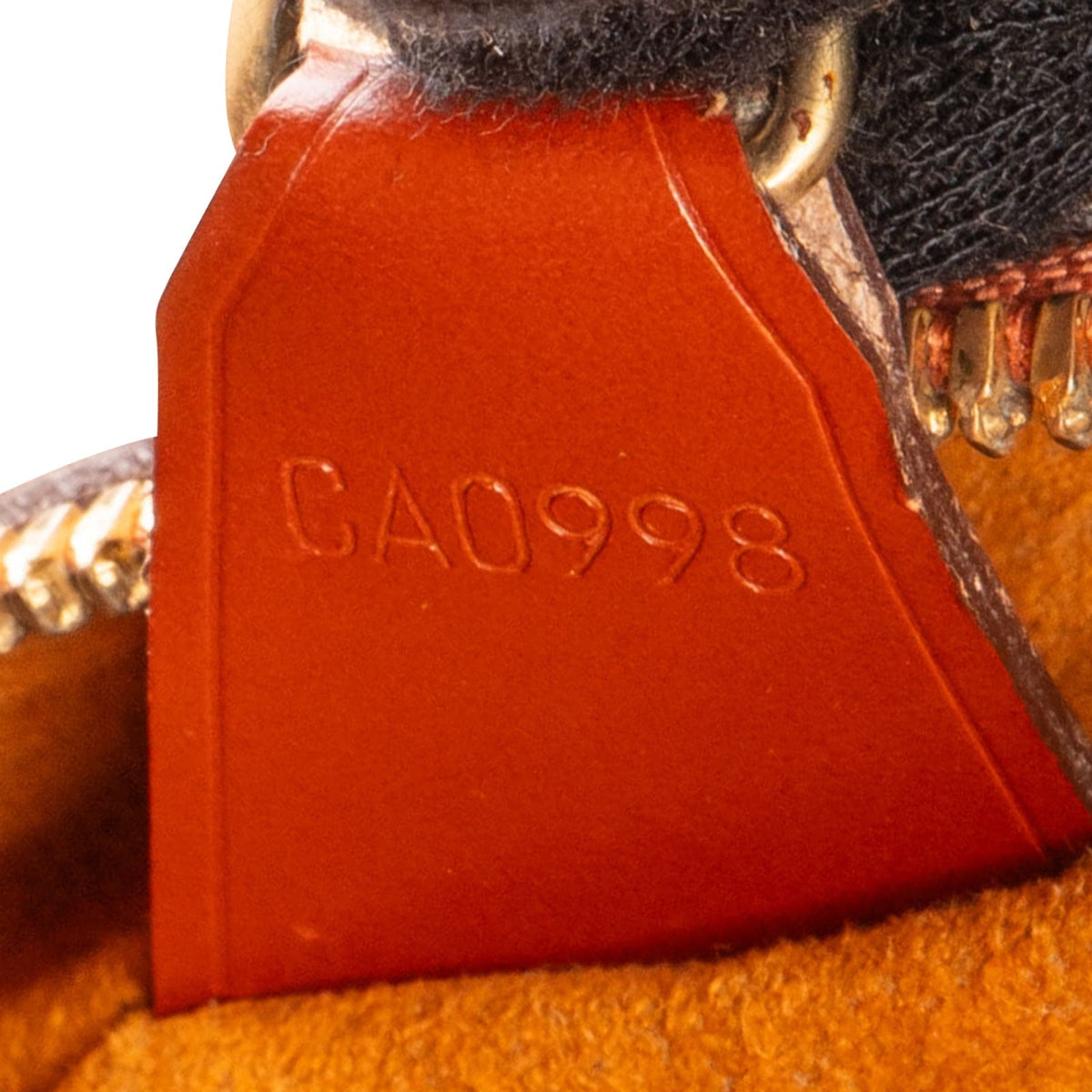 Louis Vuitton Voltaire aus Epi-Leder in Kenyan Fawn – Ansicht 11