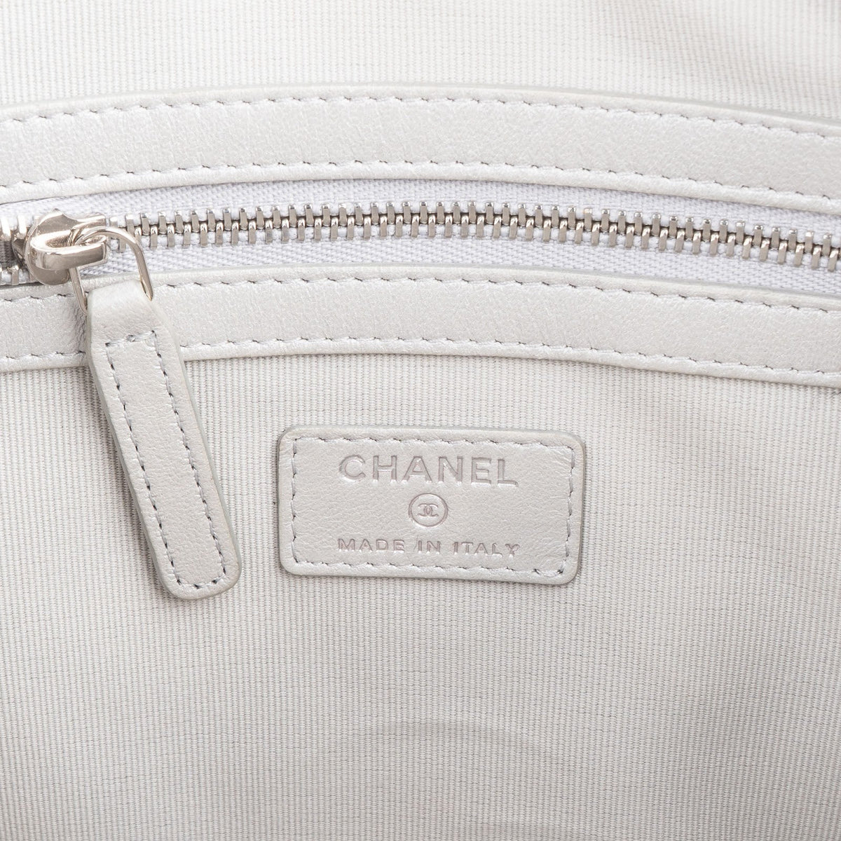 Chanel Metallic Glittered Caviar Leder CC Clutch, Bild 7 von 8