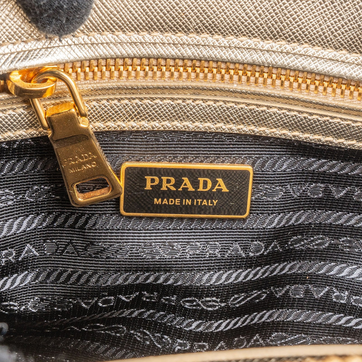 Borsa a mano piccola Galleria in pelle Saffiano metallizzata Prada