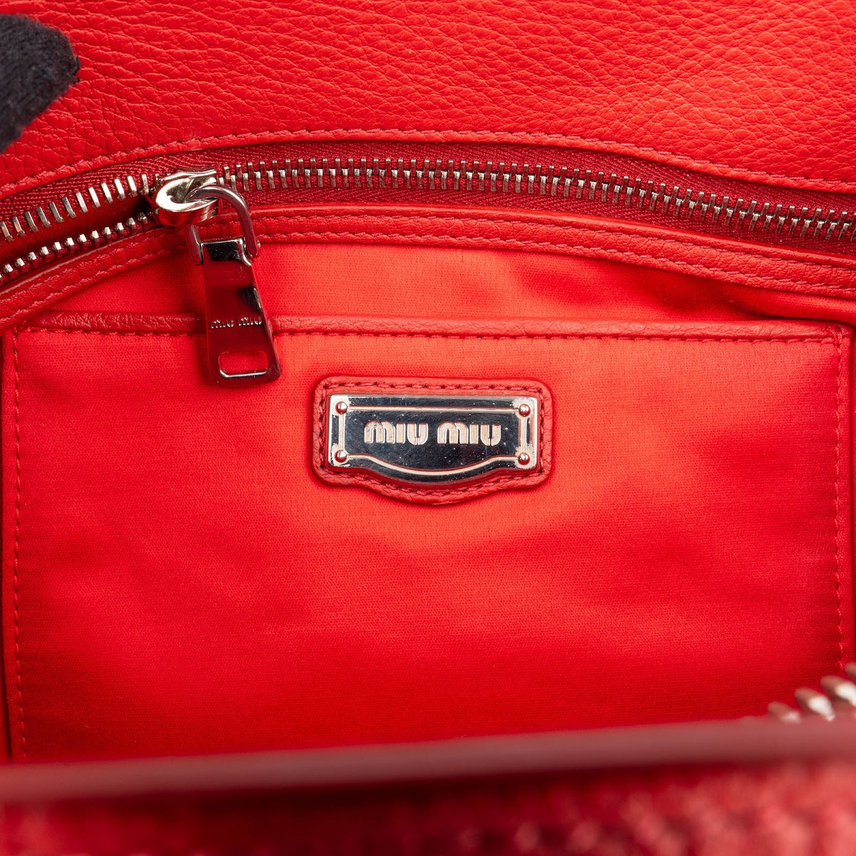 Miu Miu Tote aus rotem Vitello-Phenix-Leder – Ansicht 11