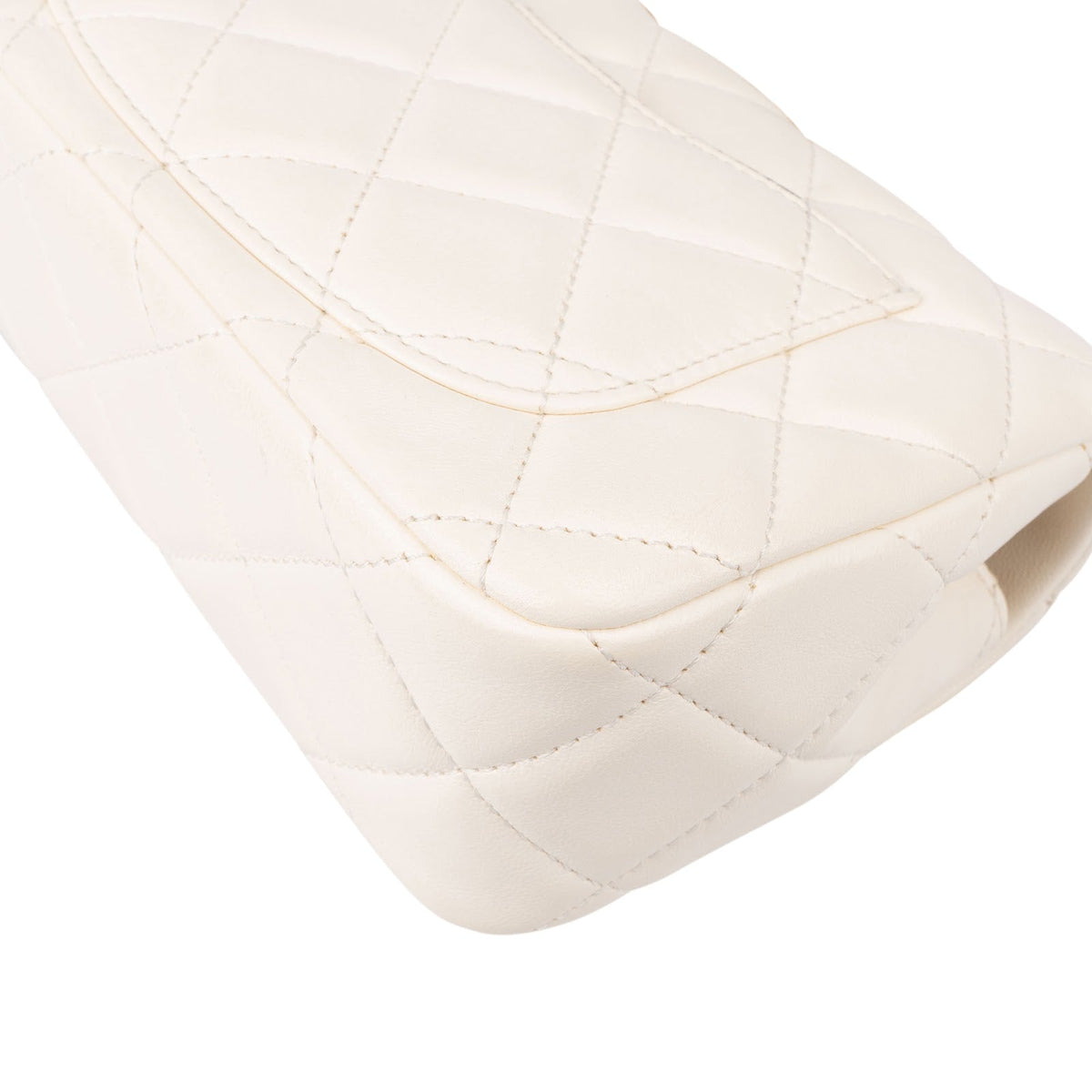 Sac bandoulière Chanel Mini Rectangular à rabat simple en cuir d'agneau matelassé avec perles