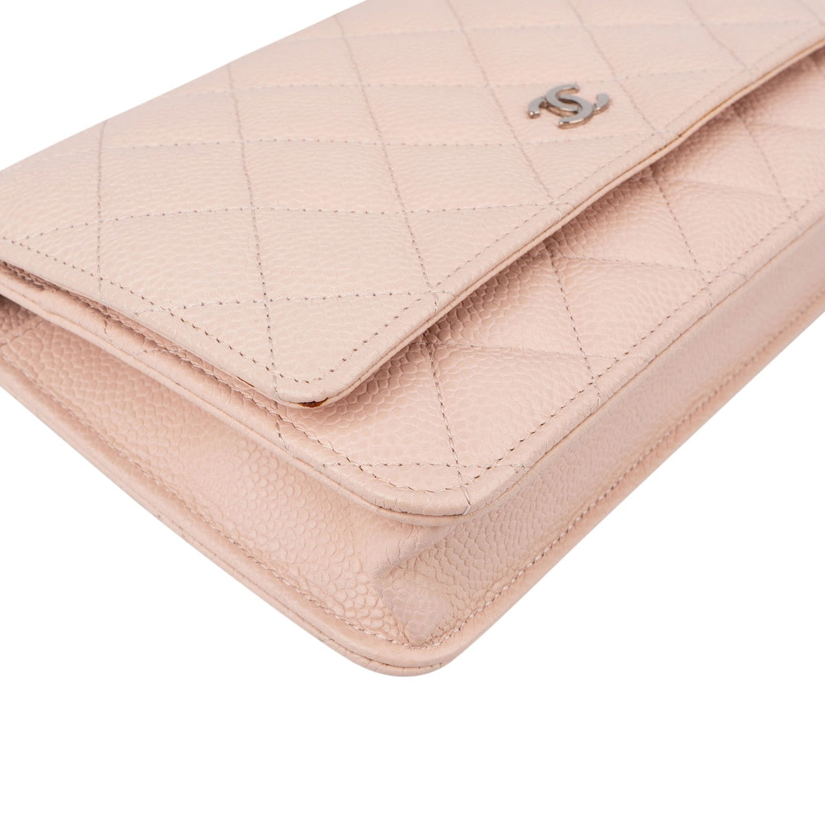 Sac bandoulière Chanel Wallet On Chain en cuir caviar matelassé et bijouterie palladium
