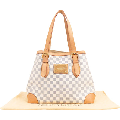 Sac porté épaule Louis Vuitton modèle Hampstead MM en toile Damier Azur