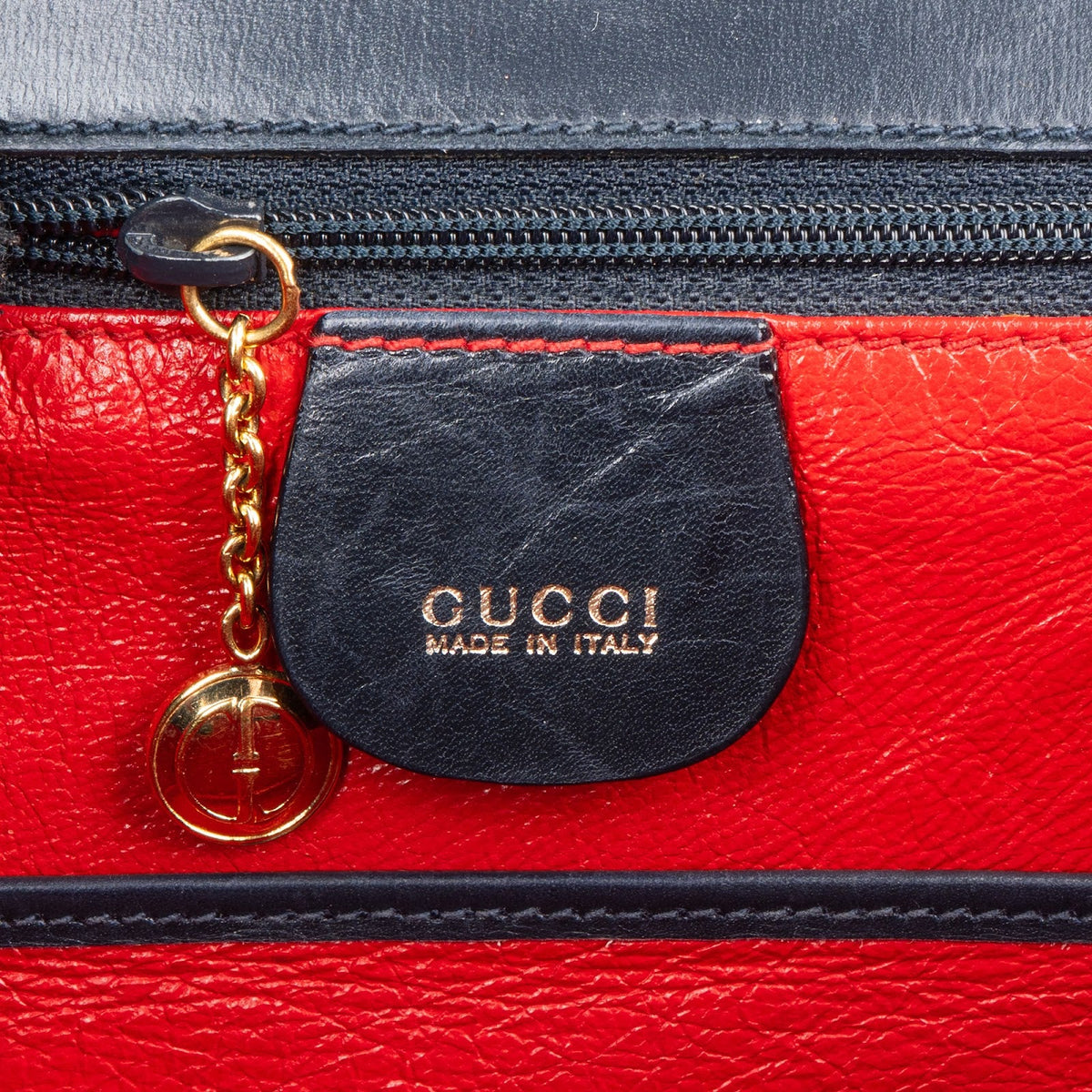 Sac à main Gucci en cuir lisse bleu marine avec poignée en bambou