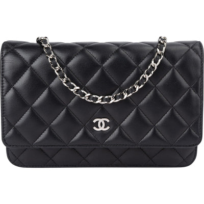 Bolso bandolera Wallet on Chain de Chanel en piel caviar acolchada con herrajes de paladio