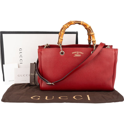 Bolso tote Gucci de piel granulada con asa de bambú