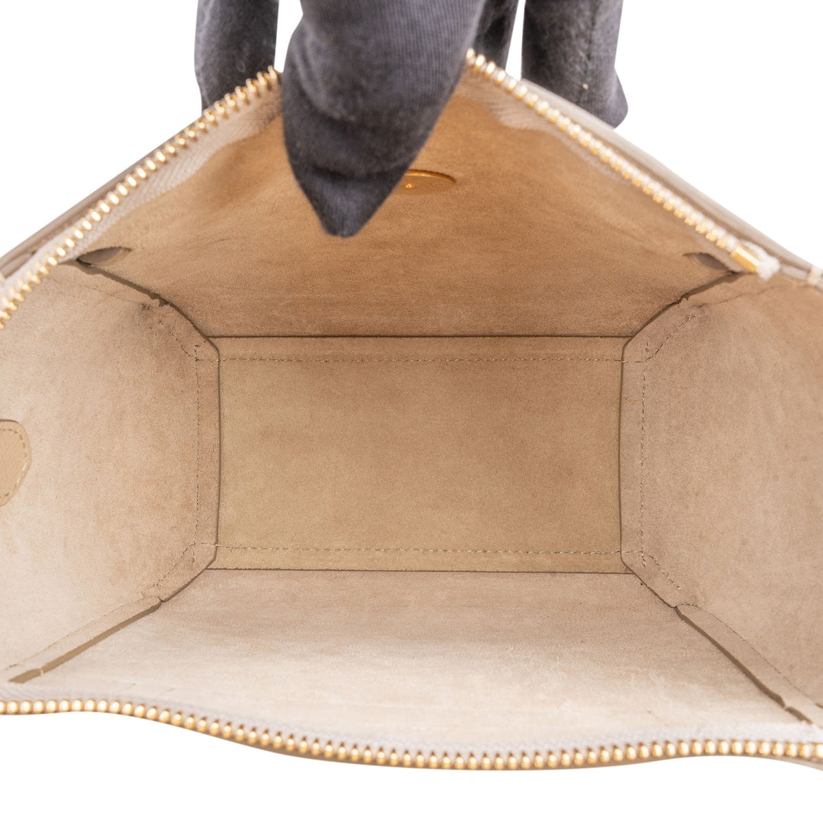 Bolso de mano Nano Celine en piel granulada color beige