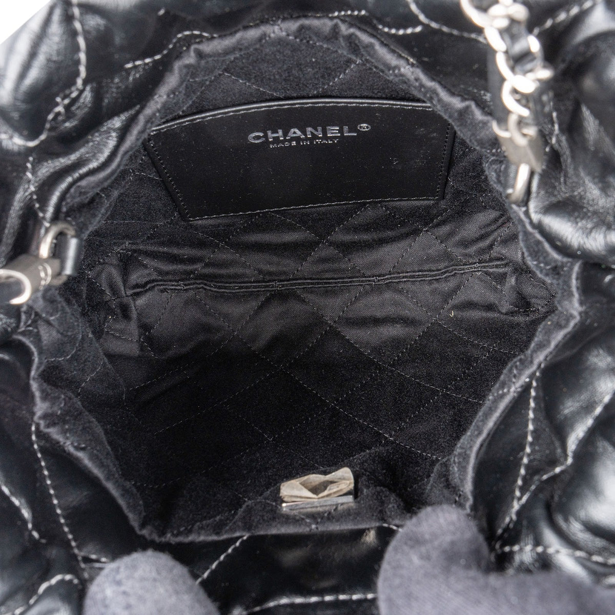 Sac bandoulière Chanel 22 Ombre à cordon en cuir d'agneau matelassé