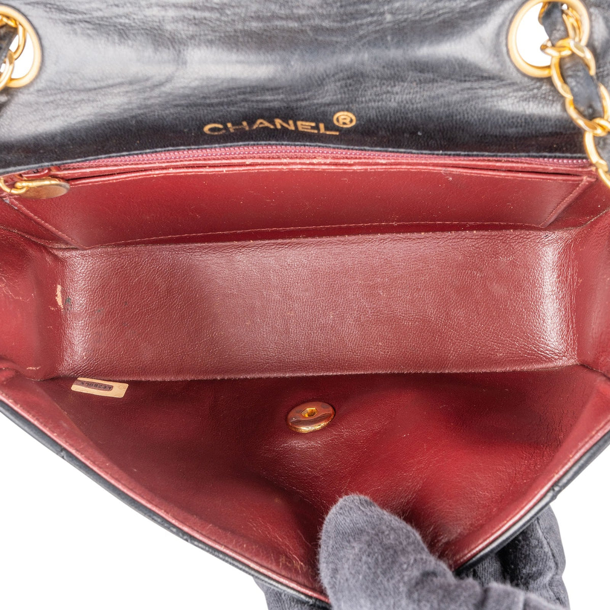 Chanel Diana Single Flap aus Lammleder – Detailansicht 11