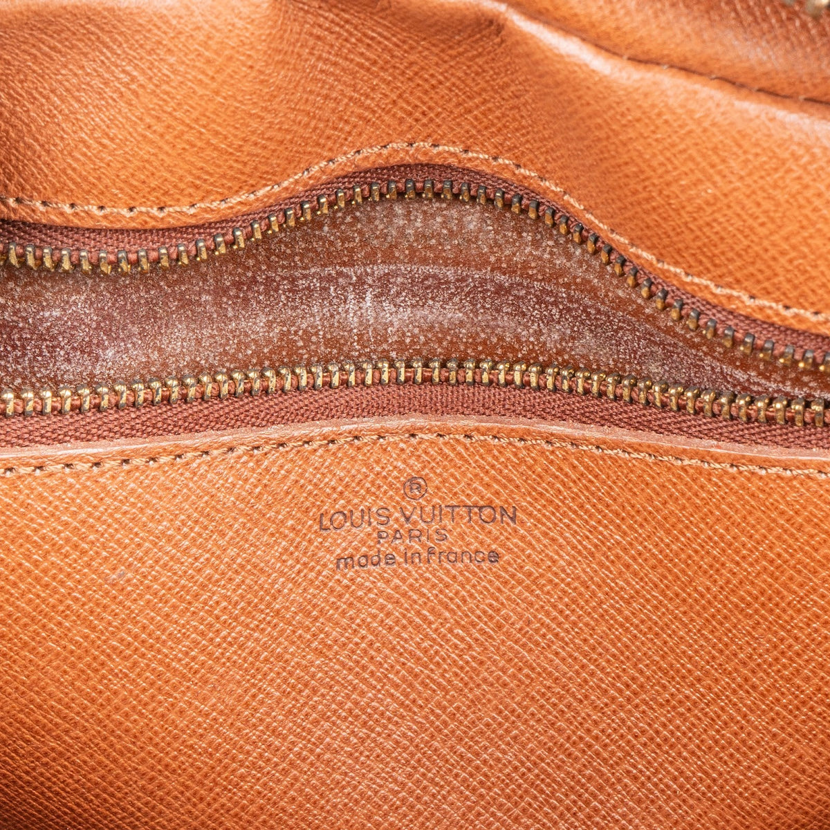 Louis Vuitton Jeune Fille MM aus Monogram Canvas – Ansicht 9