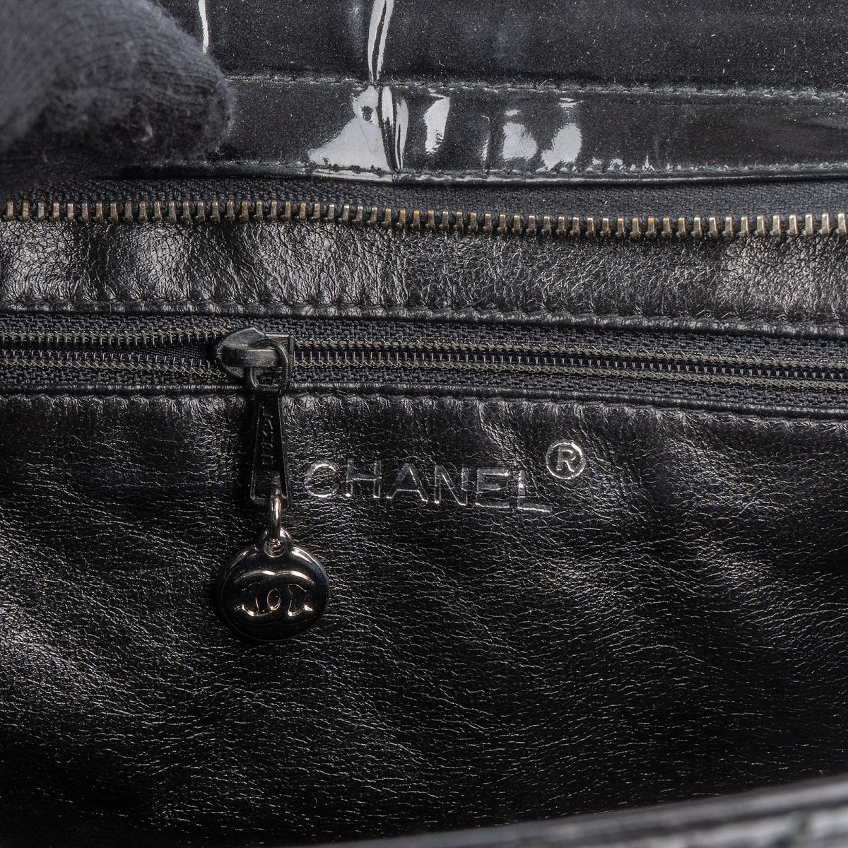 Chanel gewatteerde lakleren CC kleine tote handtas