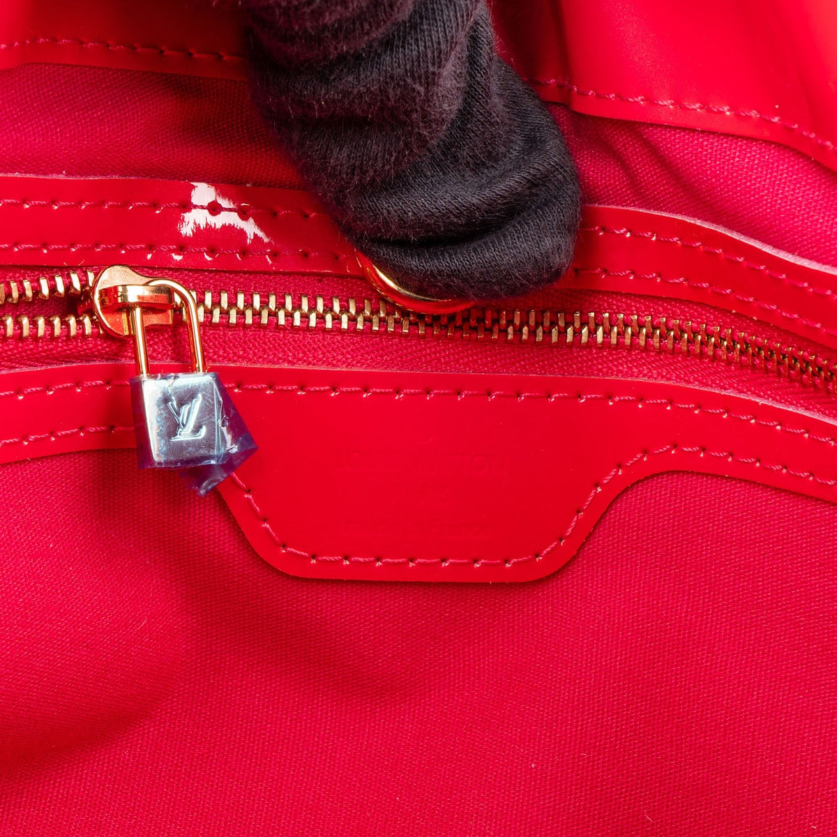 Louis Vuitton Wilshire PM aus rosa Monogram Vernis – Ansicht 9