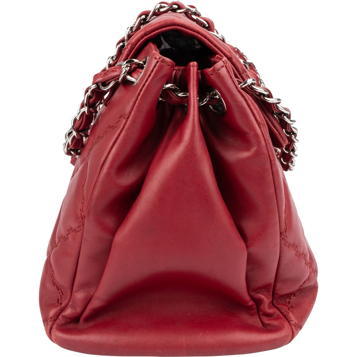 Sac bandoulière Chanel Diamond Stitch Hampton Flap Jumbo Flap en cuir d'agneau matelassé